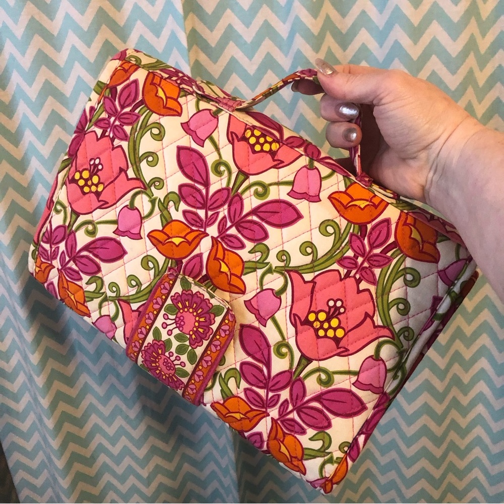 Vera Bradley Lilli Bell floral print baby changing pad clutch retired print